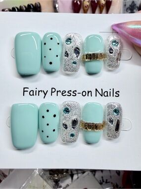 Fairy Press-on Nail Set in Mint & Silver Size Large